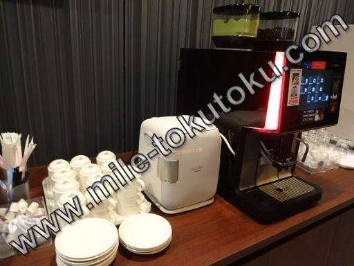 伊丹空港 ラウンジオーサカ コーヒーメーカー