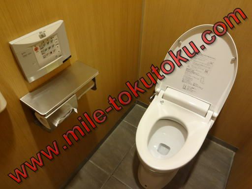 成田空港 チャイナエアラインラウンジ 個室トイレ
