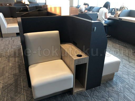 鹿児島空港 スカイラウンジ菜の花 ソファー席