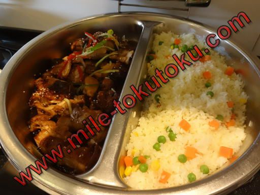 クアラルンプール空港 キャセイ航空ラウンジ ご飯と鶏肉