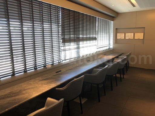 成田 第2 プライオリティパスラウンジKOCOO カウンター席