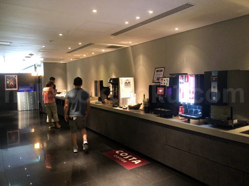 成田 第2 プライオリティパスラウンジKOCOO 食事コーナー