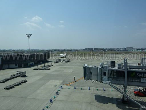 伊丹空港 JALサクララウンジ 外の景色