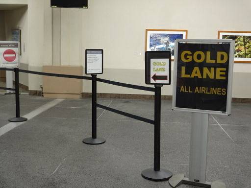 ホノルル空港の保安検査では空いているGOLD LANEの対象