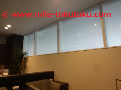 神戸空港 ラウンジ 窓から外は見えない