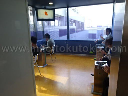 成田空港 第1 IASSラウンジ 喫煙室の中