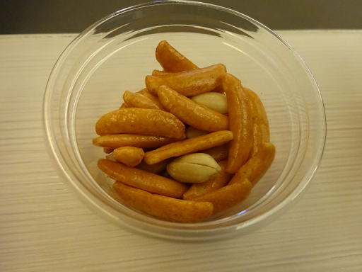 成田空港 第1 IASSラウンジ 柿ピー