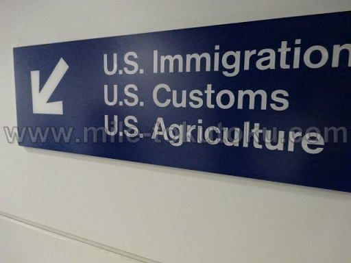 シカゴ/オヘア空港 乗り継ぎ Immigrationへ進む